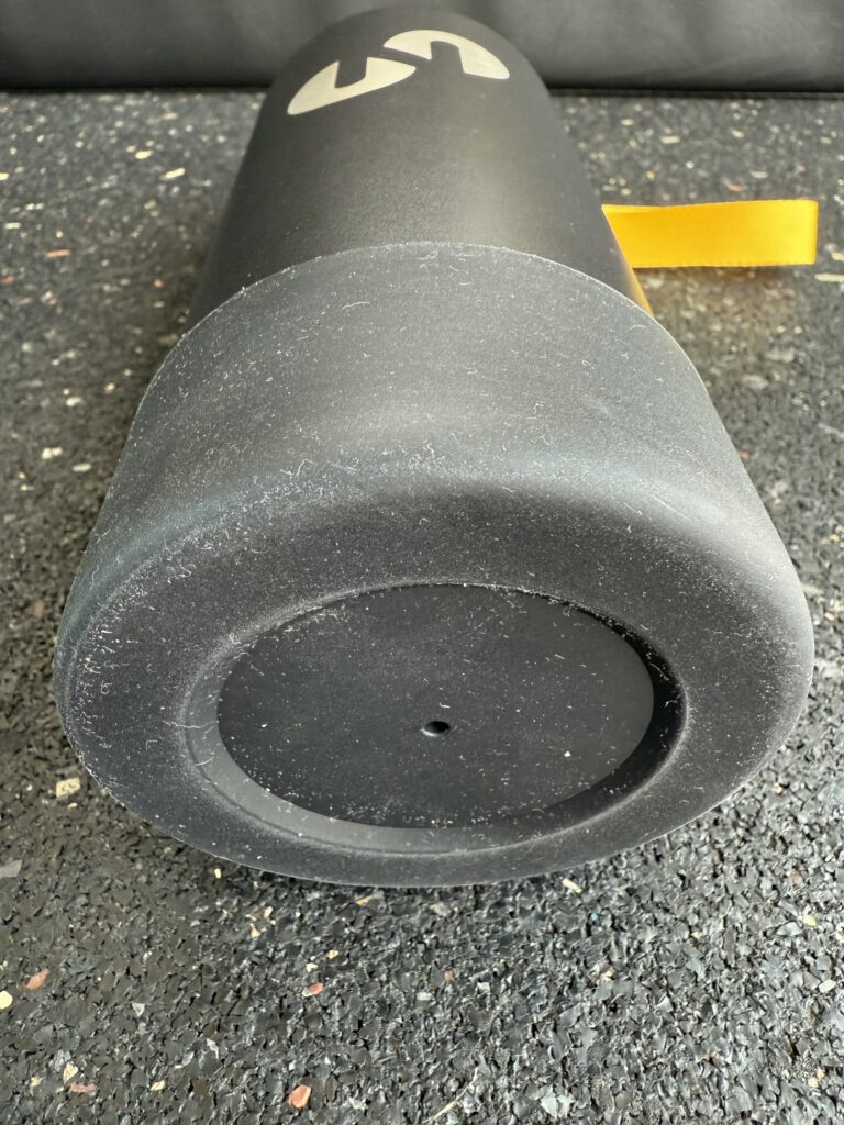 Barbell Jack Trinkflasche von ONO Test und Erfahrungen Gummiboden