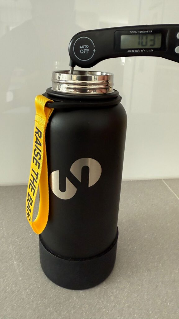 Barbell Jack Trinkflasche von ONO Test und Erfahrungen Kältetest Thermosflasche Training