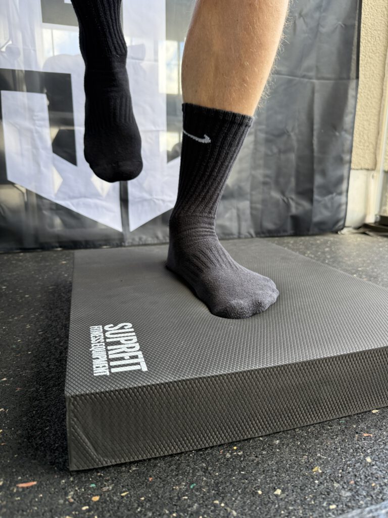 Balance Kissen von SUPRFIT Test Erfahrungen Übungen Einbeinstand