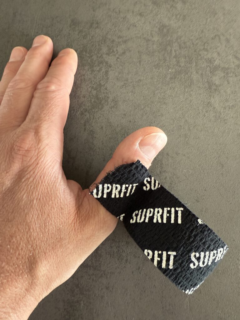 SUPRFIT Hook Grip Tape Handhabung