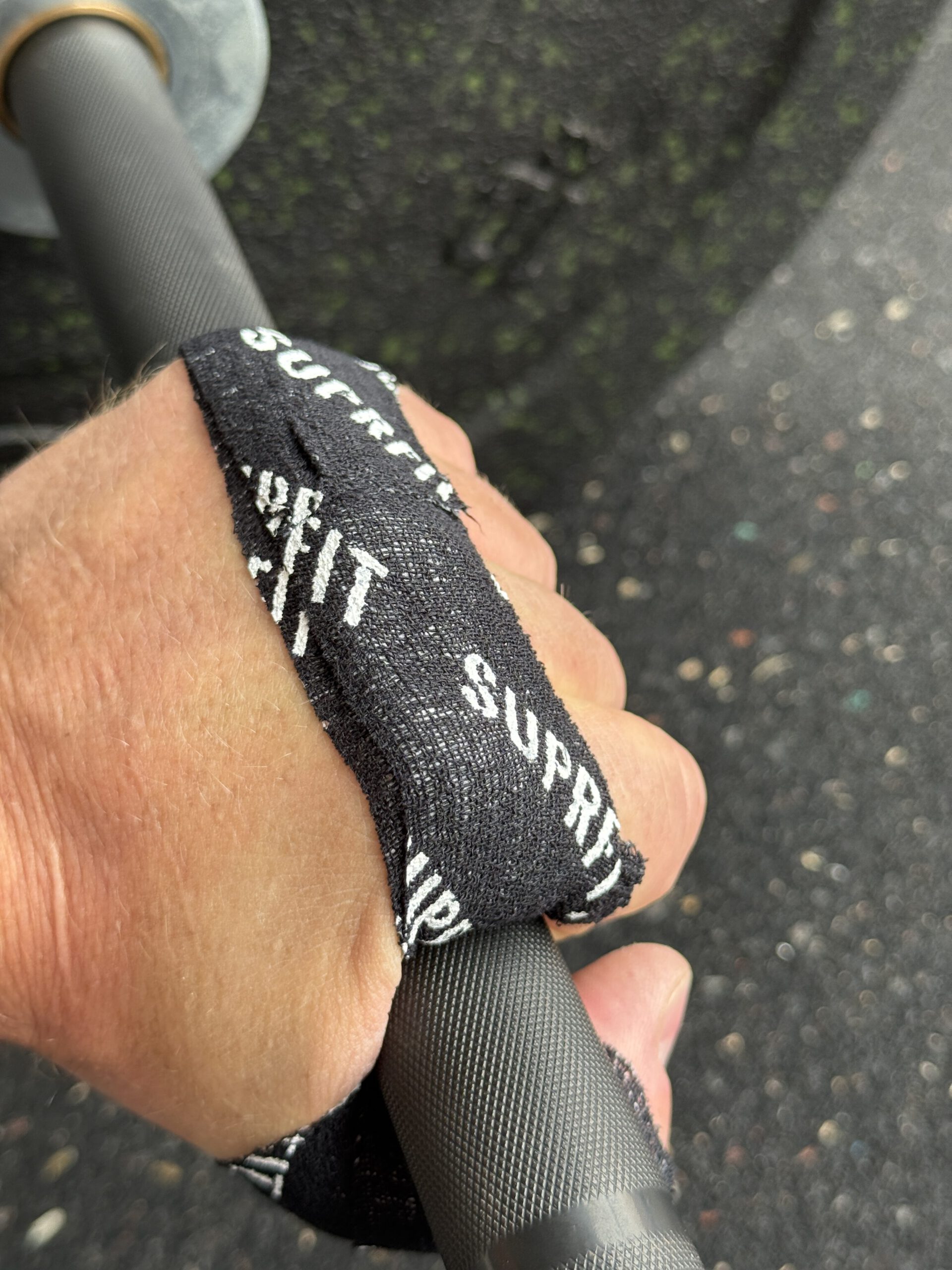 Hook Grip Tape an einer Langhantel  – Beispiel Einsatzmöglichkeiten