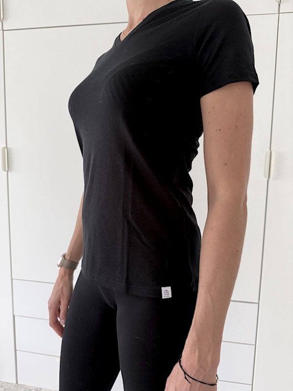 TOM FYFE Merino T-Shirt Damen – Praxistest und Bewertung. TOM FYFE Merino T-Shirt Damen Schwarz – hochwertige Funktionskleidung im Test zur Passform und Qualität.