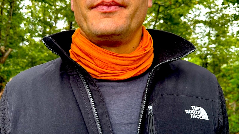 TOM FYFE Merino Schlauchschal – Test im Outdoor-Einsatz. TOM FYFE Merino Schlauchschal Kurkuma – Funktionsschal im Praxistest beim Wandern.
