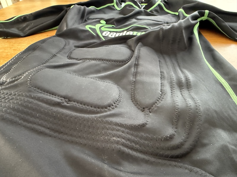 Eaglefit EMS Connect im Test – EMS-Training flexibel zuhause & unterwegs 6 Material und Verarbeitung des Eaglefit EMS Connect Anzugs