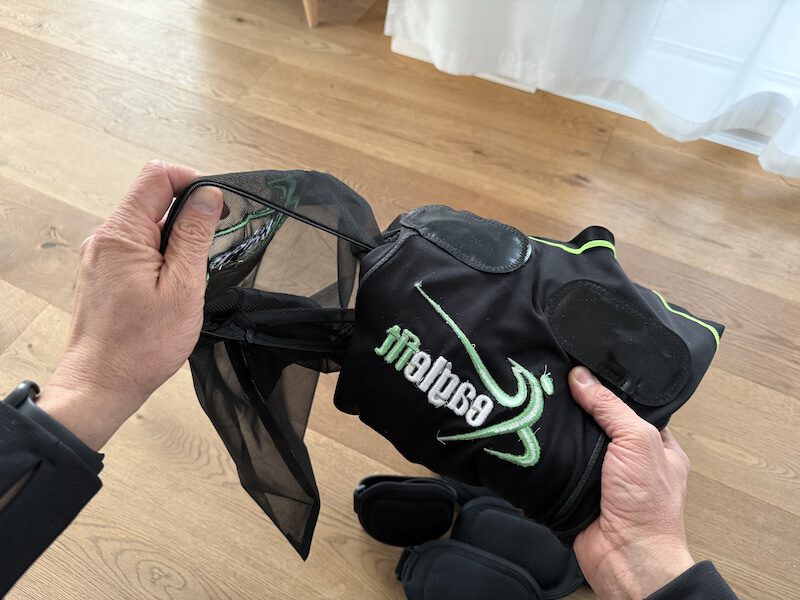 Eaglefit EMS Connect im Test – EMS-Training flexibel zuhause & unterwegs 21 EMS Anzug nach dem Training im Wäschesack