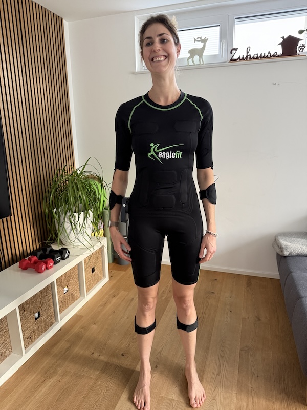 Eaglefit EMS Connect im Test – EMS-Training flexibel zuhause & unterwegs 12 Eaglefit EMS Connect Anzug für Frauen – Passform