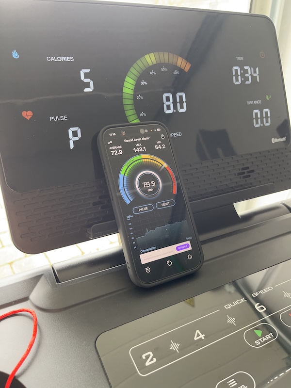 Kuipers R2 Test: Mein ehrlicher Erfahrungsbericht zum Laufband für Zuhause 17 Kuipers R2 Test Lautstärke beim Joggen