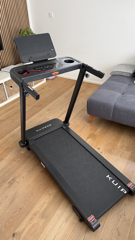 Kuipers R2 Test: Mein ehrlicher Erfahrungsbericht zum Laufband für Zuhause 15 Kuipers R2 Test Display Nahaufnahme ausgeschaltet
